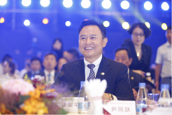 【中国一汽新闻稿】徐留平获得“改革开放40年•致敬中国汽车人物“荣誉 (1)1325.png